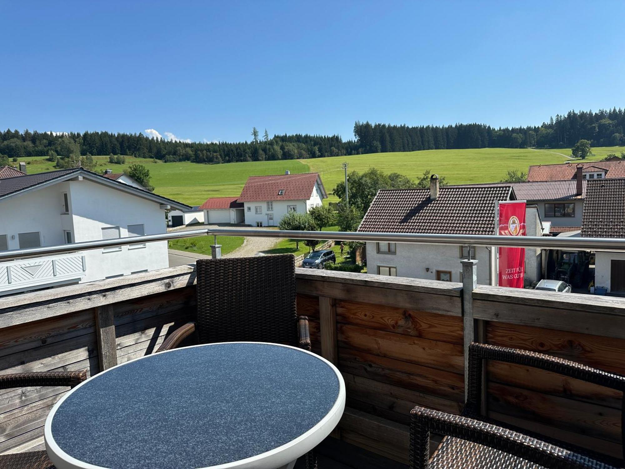 Landgasthaus Zum Kreuz Gbr 이스니임알가우 외부 사진